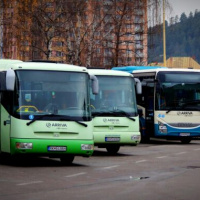 Autobusy na nástupišti v Ružomberku